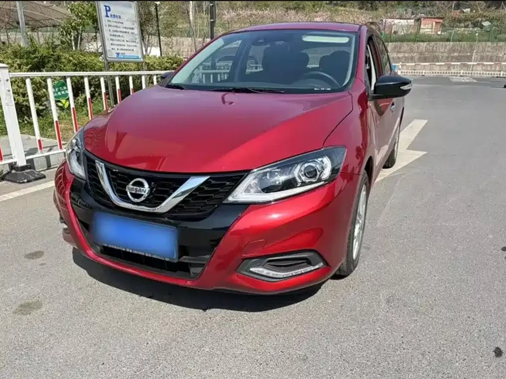 Nissan Tiida 2023 из CN, фото 1