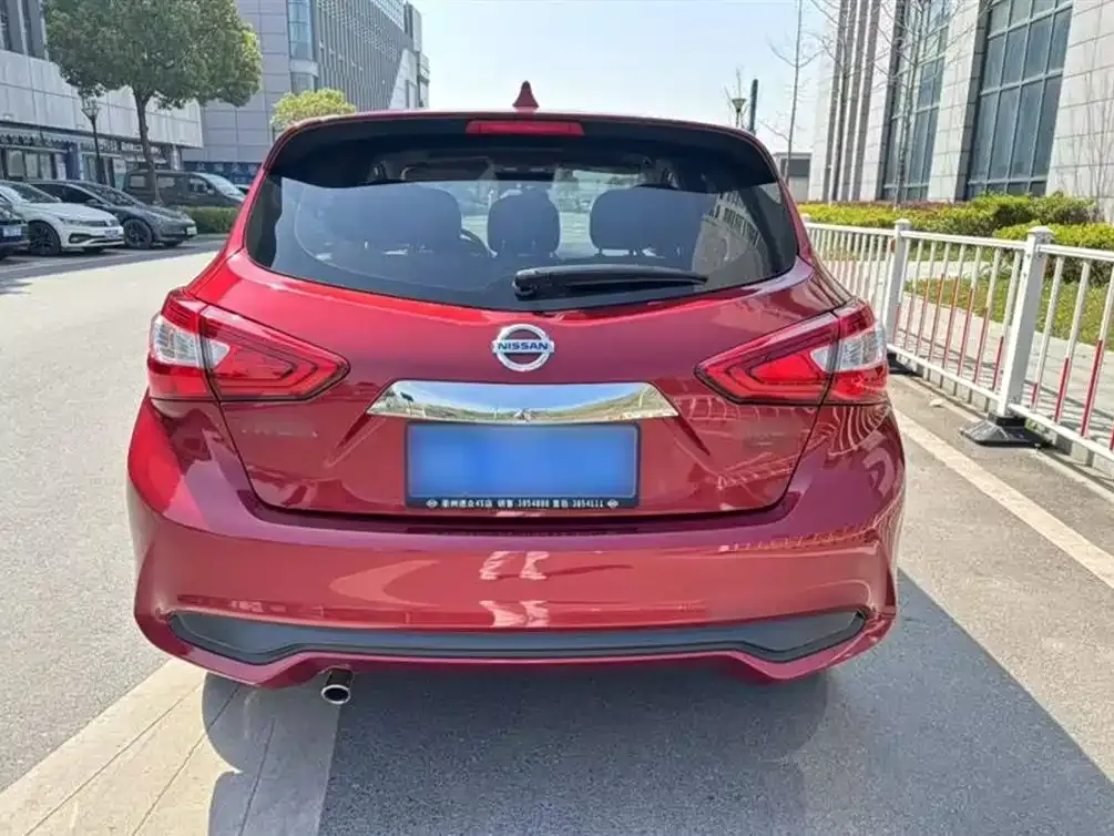 Nissan Tiida 2023 из CN, фото 5