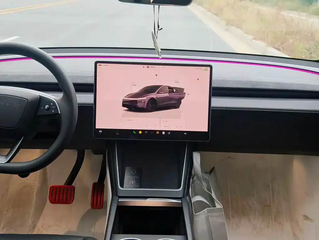 Tesla Model Y — фото 4