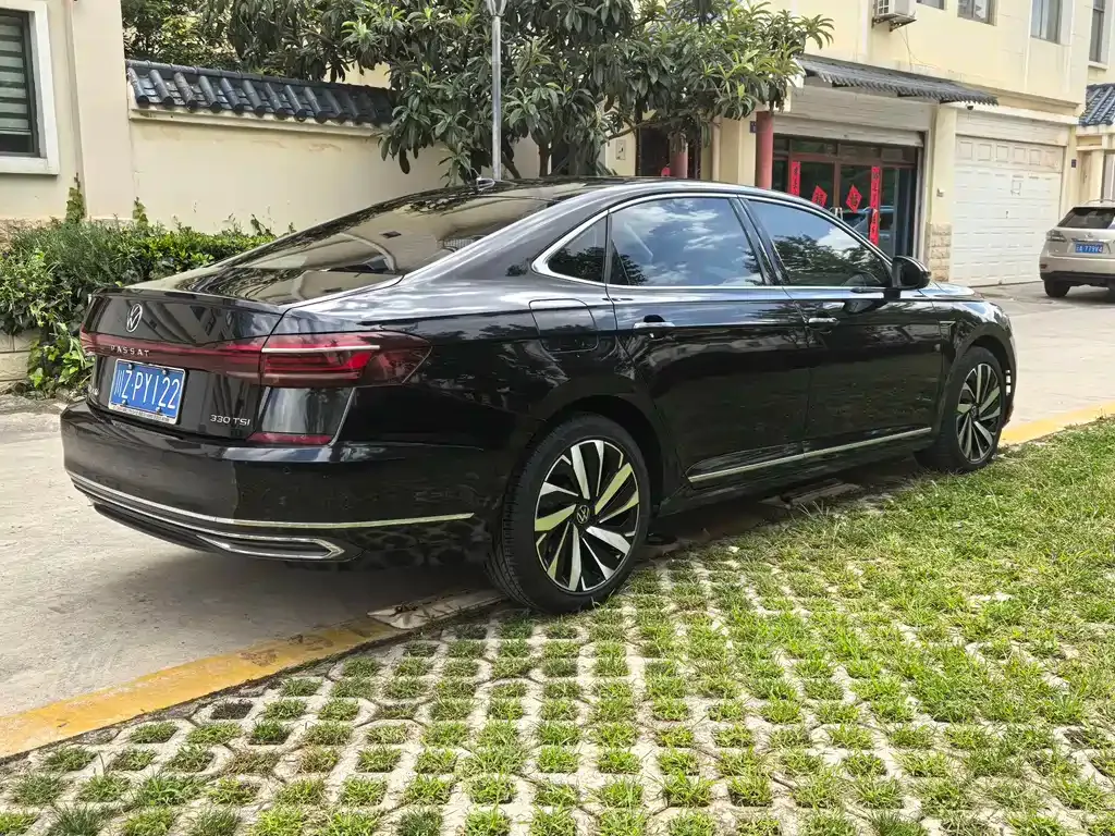 Volkswagen Passat — фото 4