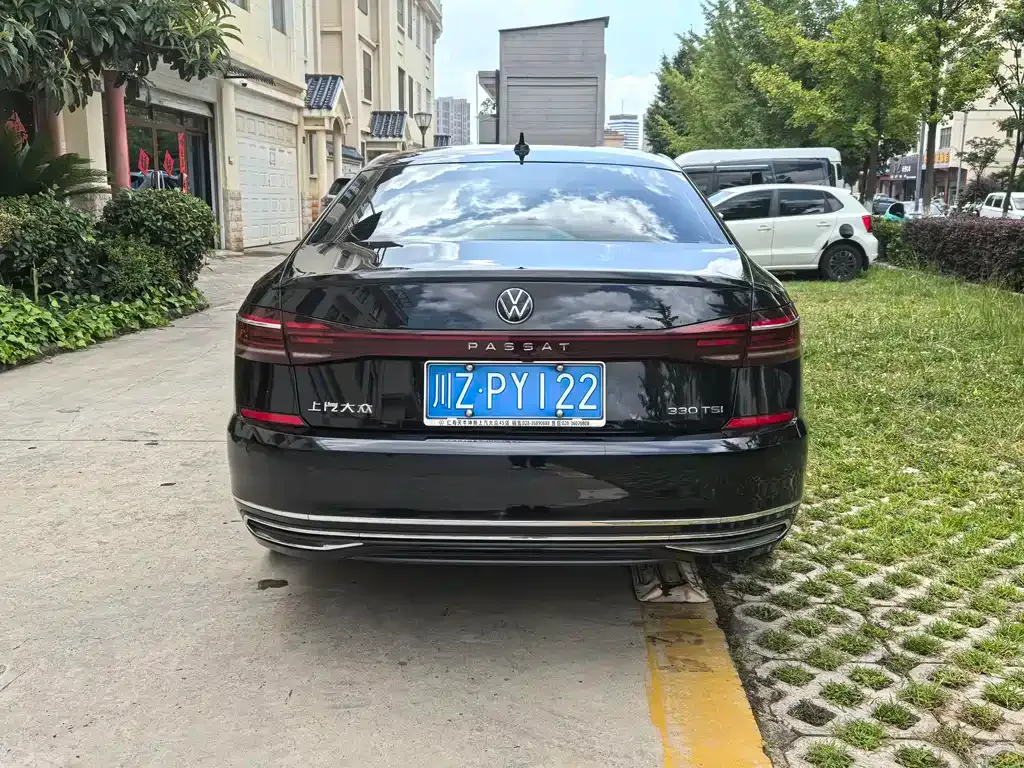 Volkswagen Passat — фото 5