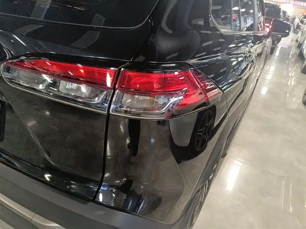 Toyota Frontlander 2022 из CN, фото 10