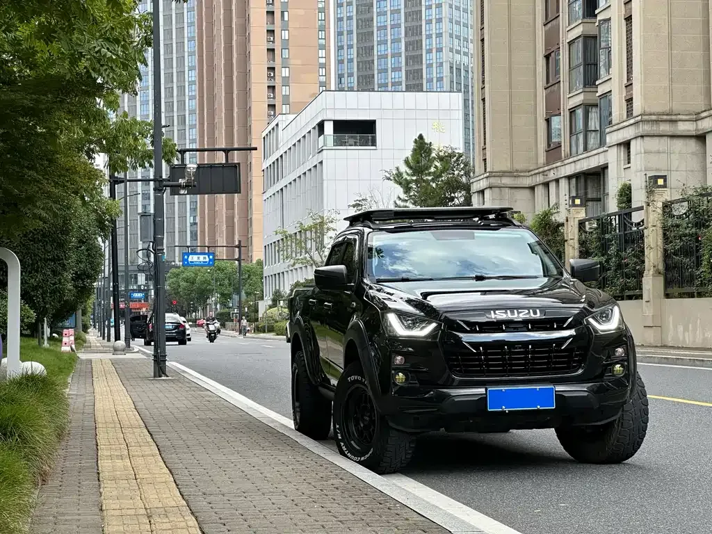 Isuzu D-MAX 2022 из CN, фото 3