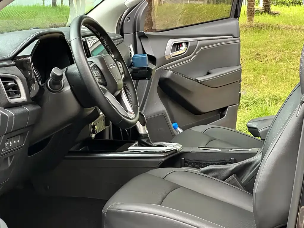 Isuzu D-MAX 2022 из CN, фото 9