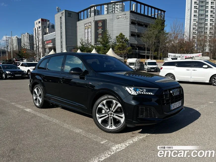 Audi Q7 2023 из KR, фото 1