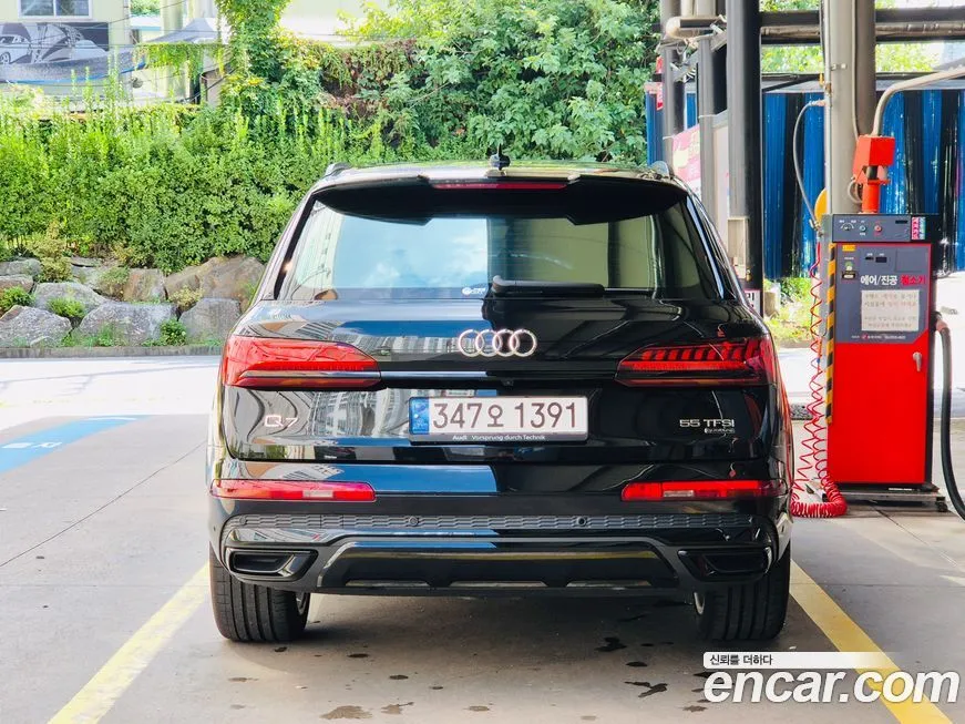 Audi Q7 2023 из KR, фото 4