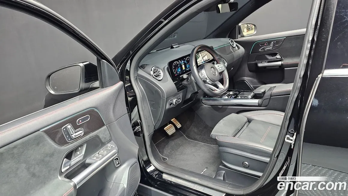 Mercedes-Benz GLA-Class — фото 10