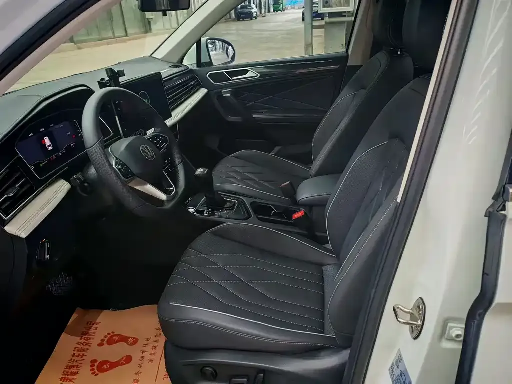 Volkswagen Tiguan L 2023 из CN, фото 7