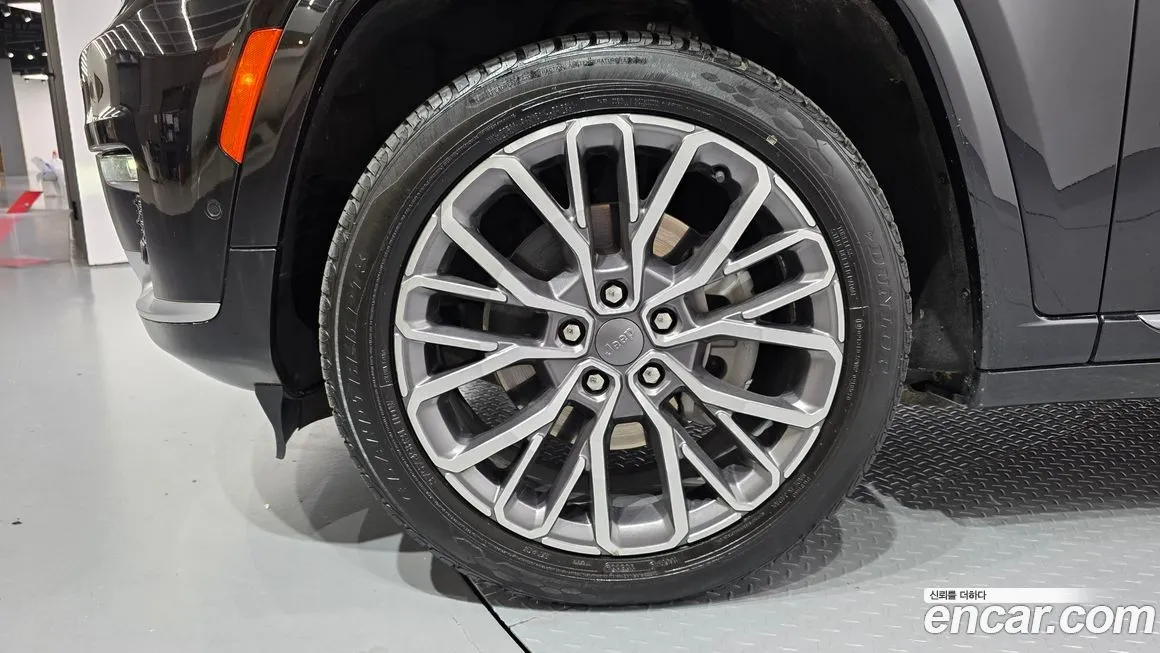 Jeep Cherokee — фото 5