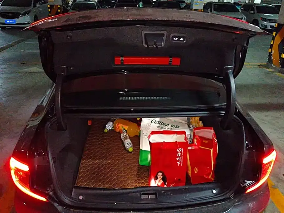 Volvo S90 2023 из CN, фото 4