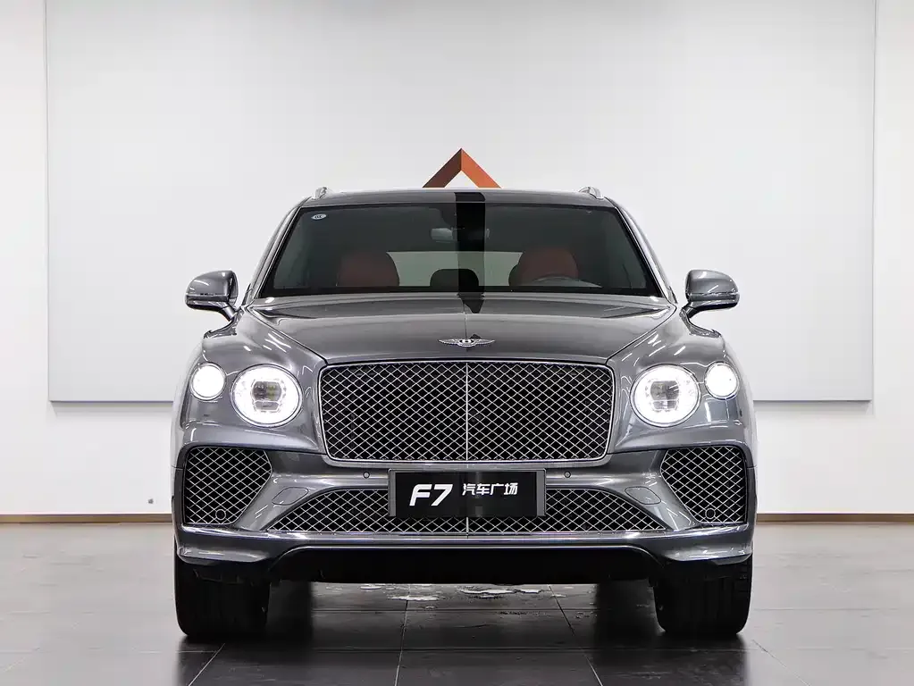 Bentley Bentayga 2021 из CN, фото 2