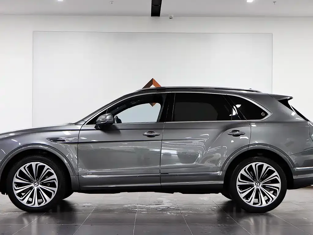 Bentley Bentayga 2021 из CN, фото 7