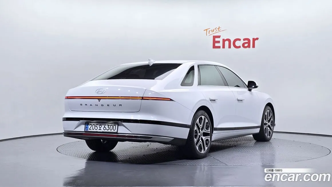 Hyundai Grandeur 2023 из KR, фото 2