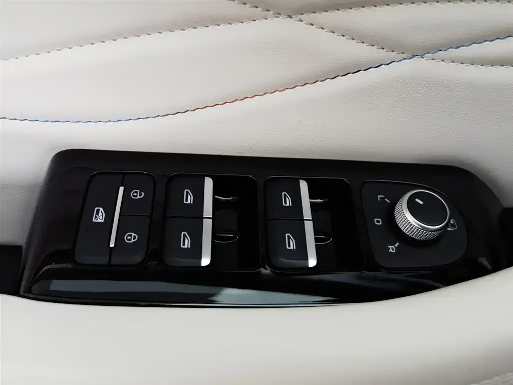 Geely Xingyue L 2023 из CN, фото 9