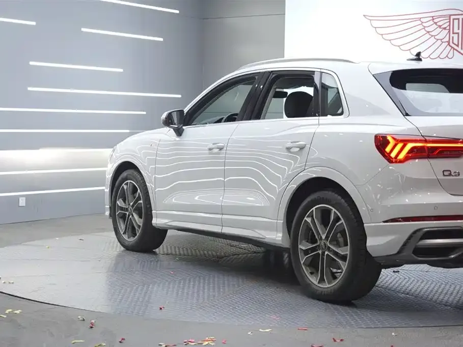 Audi Q3 — фото 3