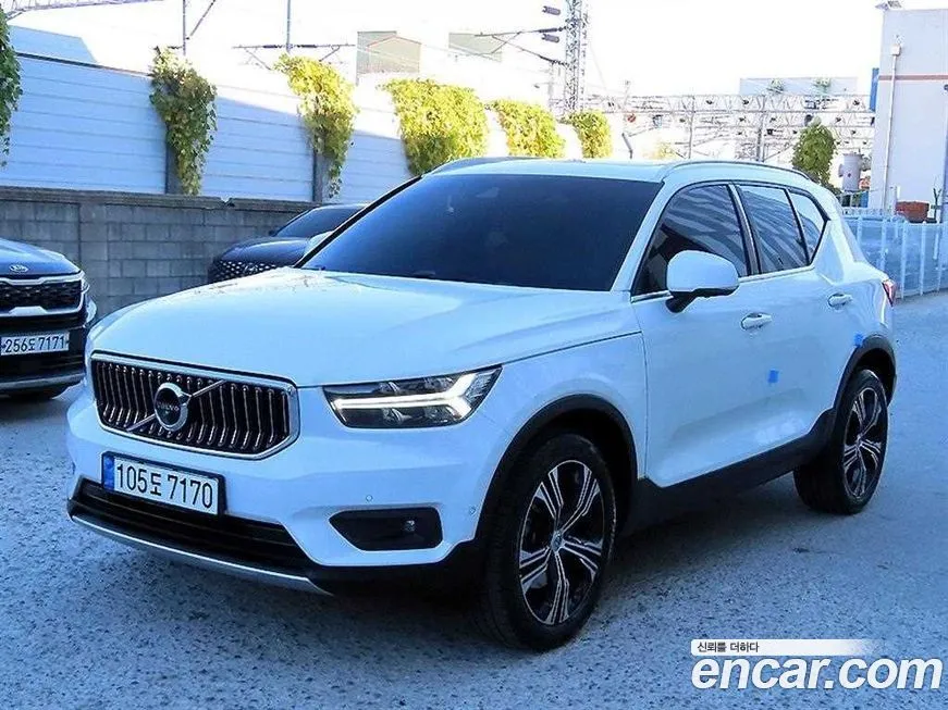 Volvo XC40 — фото 2