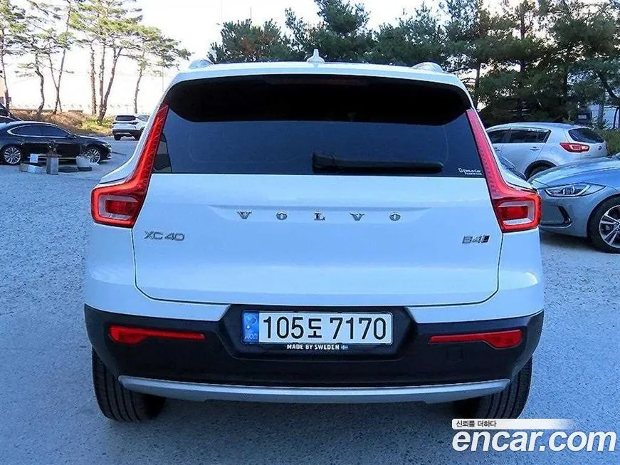 Volvo XC40 — фото 4