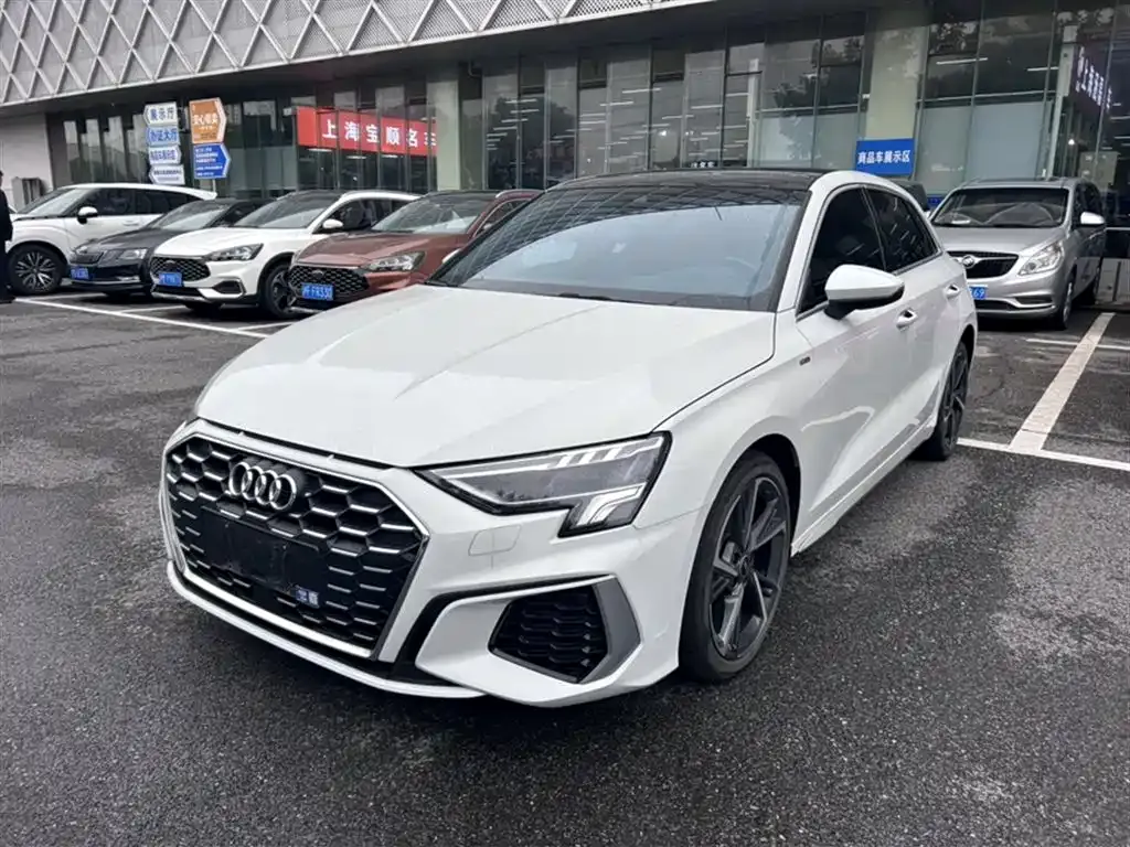 Audi A3 2023 из CN, фото 1