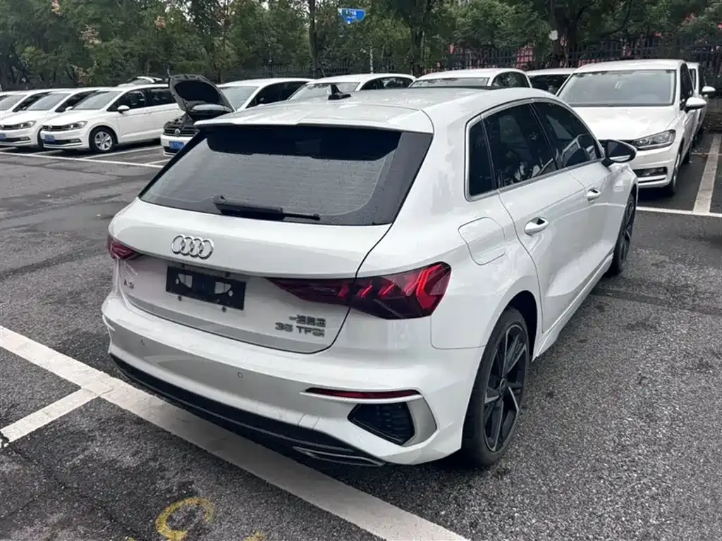 Audi A3 2023 из CN, фото 10
