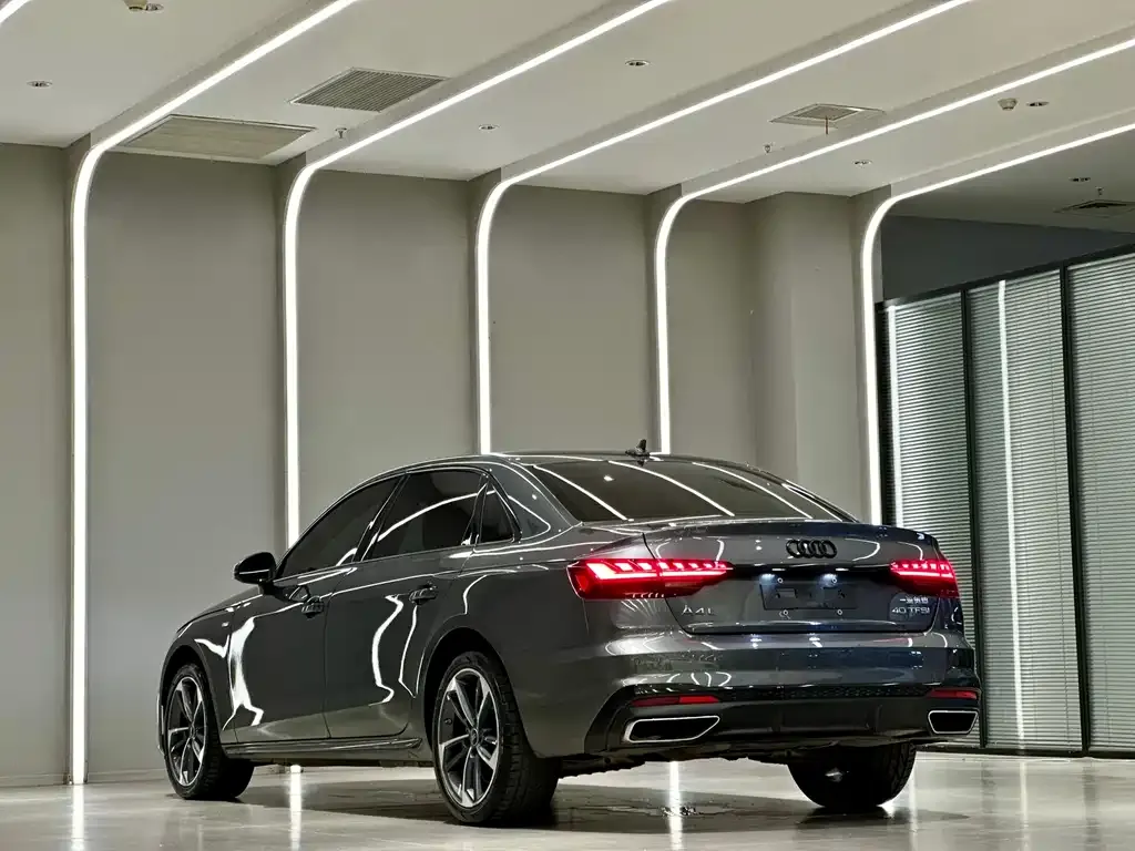 Audi A4L 2022 из CN, фото 10