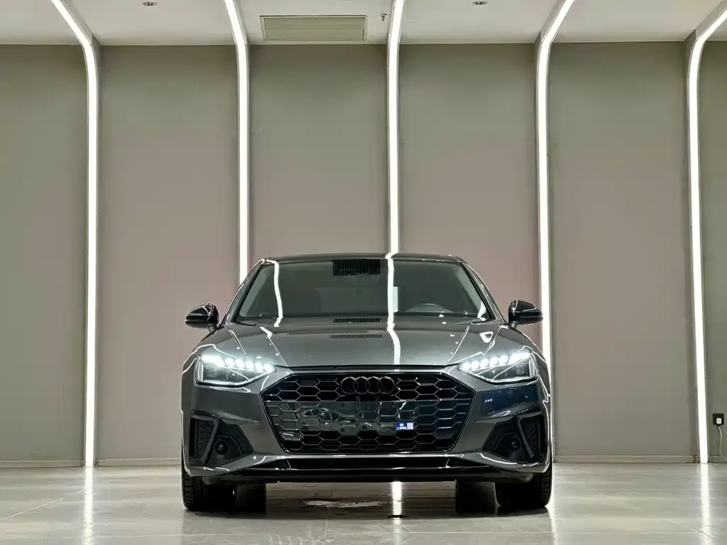 Audi A4L 2022 из CN, фото 2