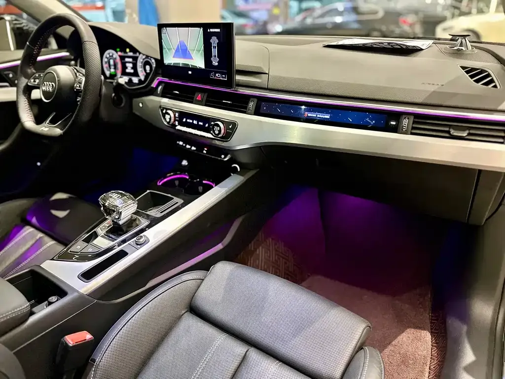 Audi A4L 2022 из CN, фото 5