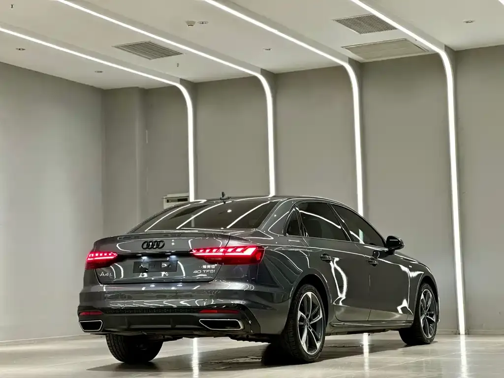Audi A4L 2022 из CN, фото 8