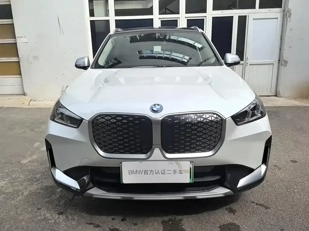 BMW iX1 2024 из CN, фото 2