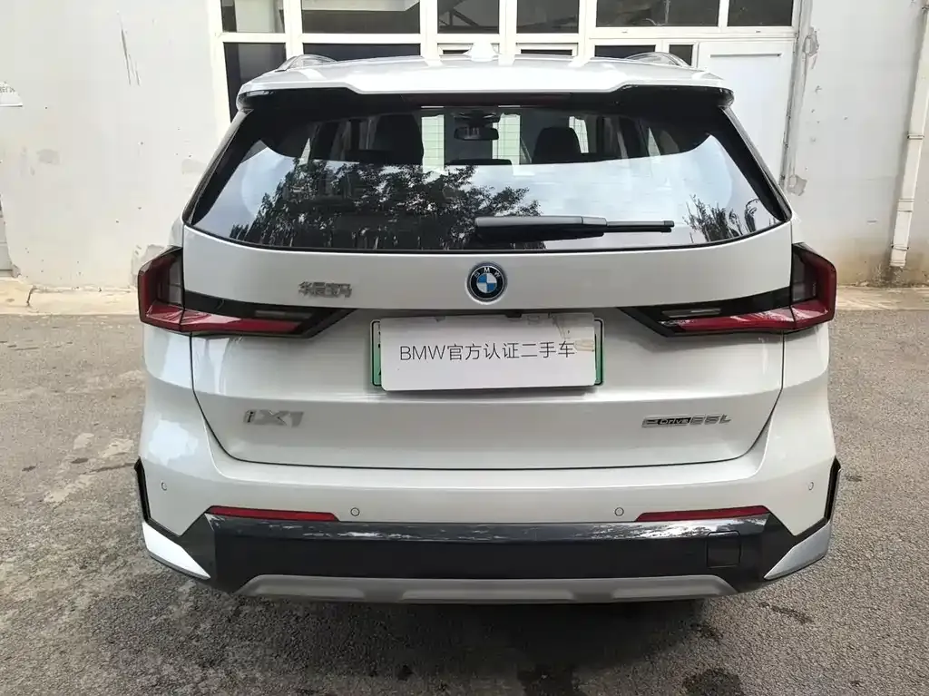 BMW iX1 2024 из CN, фото 3