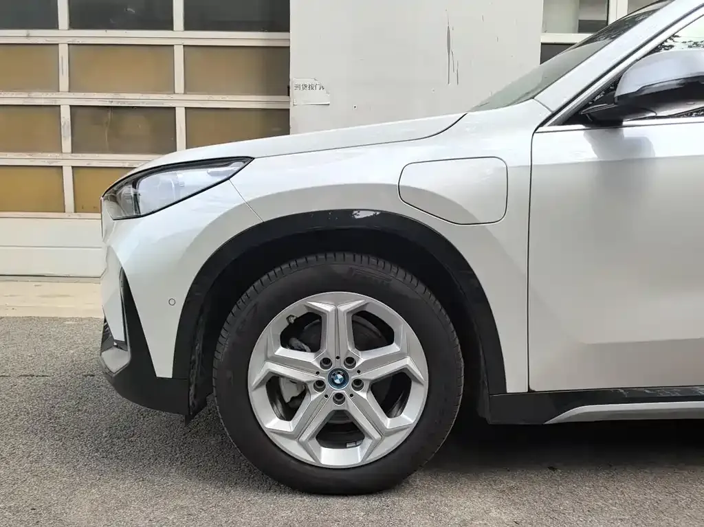 BMW iX1 2024 из CN, фото 6