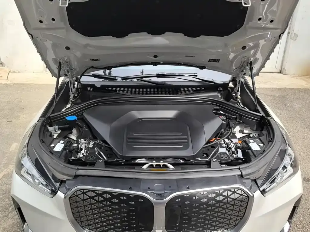 BMW iX1 2024 из CN, фото 9