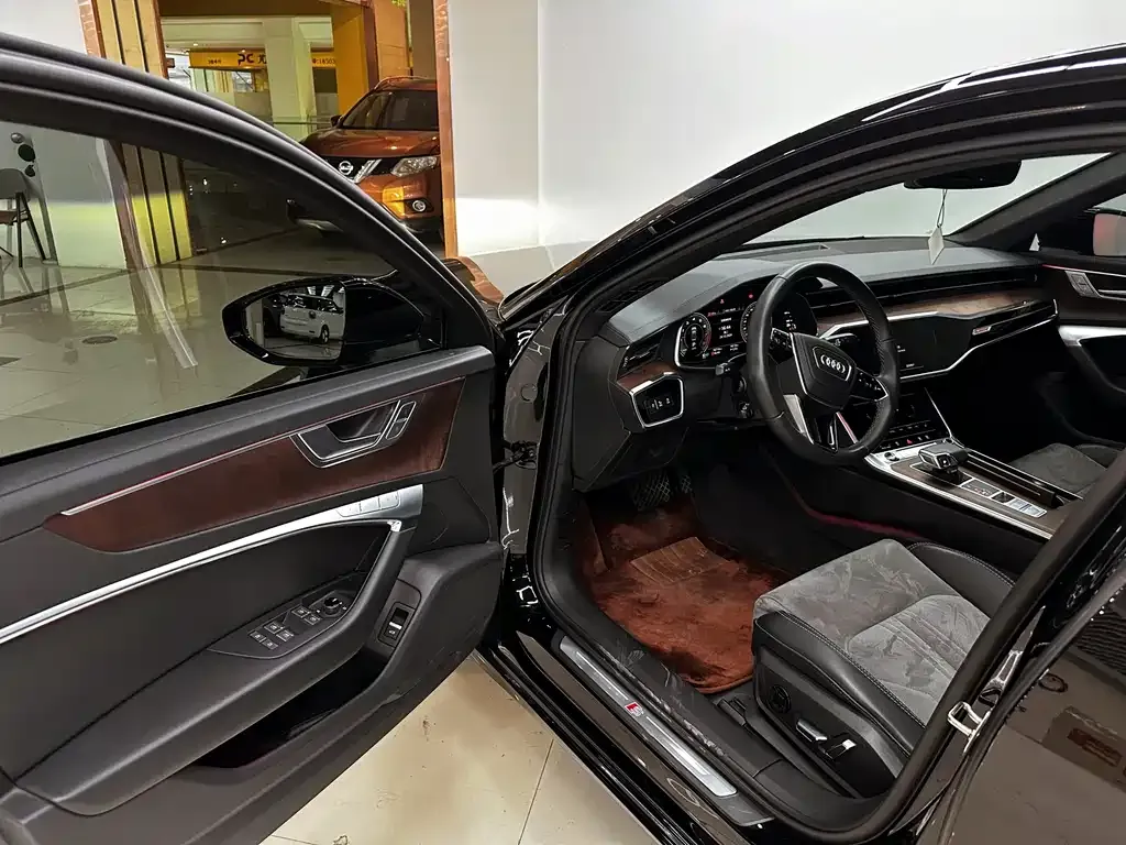 Audi A6L 2023 из CN, фото 5