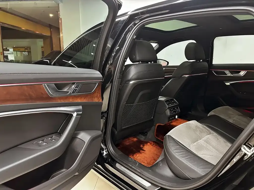 Audi A6L 2023 из CN, фото 6
