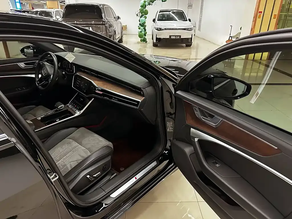 Audi A6L 2023 из CN, фото 7