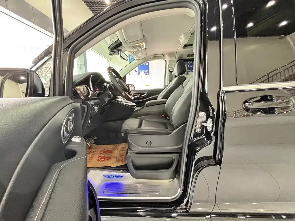 Mercedes-Benz V-Class 2023 из CN, фото 7