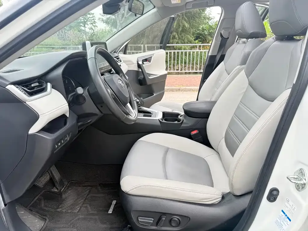 Toyota RAV4 2021 из CN, фото 10