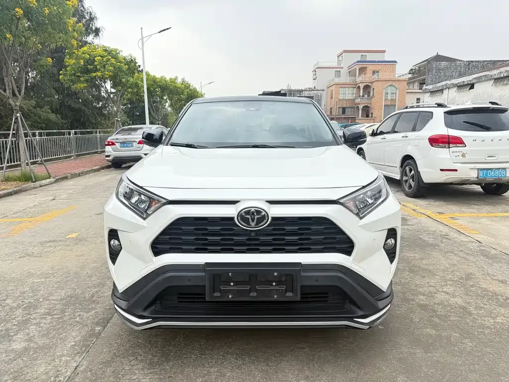 Toyota RAV4 2021 из CN, фото 2