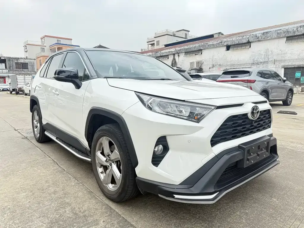 Toyota RAV4 2021 из CN, фото 3