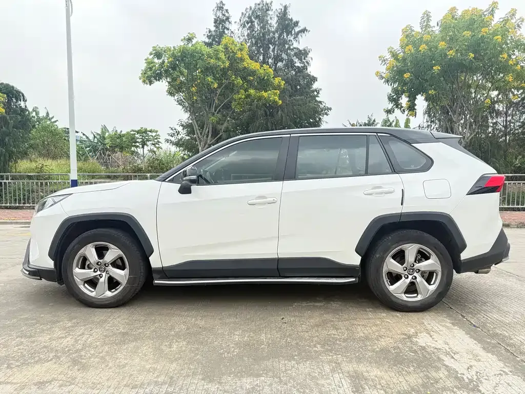 Toyota RAV4 2021 из CN, фото 8