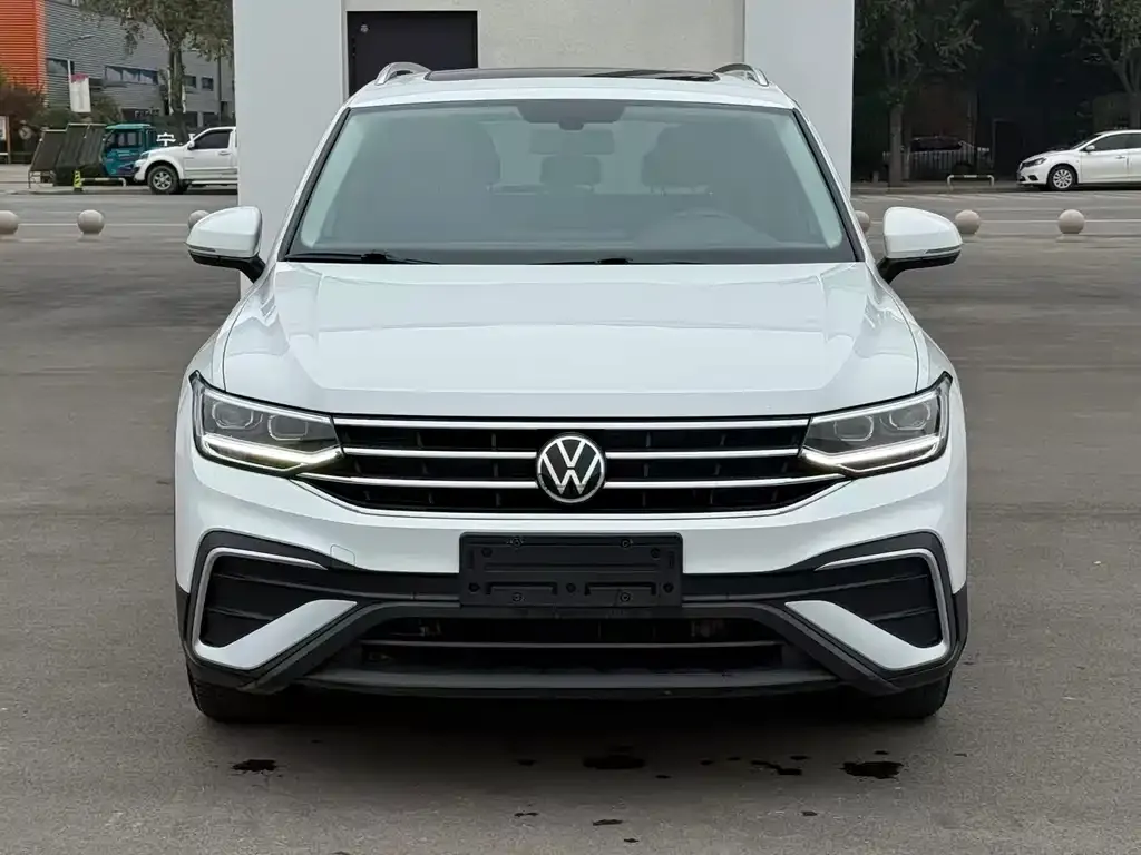 Volkswagen Tiguan L 2023 из CN, фото 2
