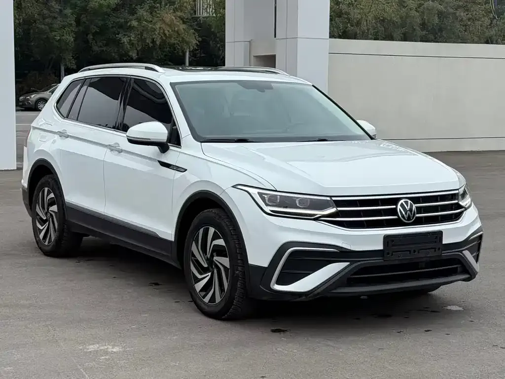 Volkswagen Tiguan L 2023 из CN, фото 3