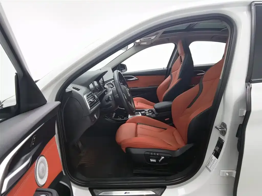 BMW 1 Series 2023 из CN, фото 10