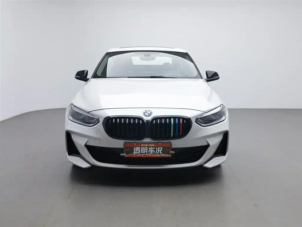 BMW 1 Series 2023 из CN, фото 3
