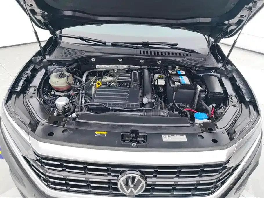 Volkswagen Passat 2023 из CN, фото 10