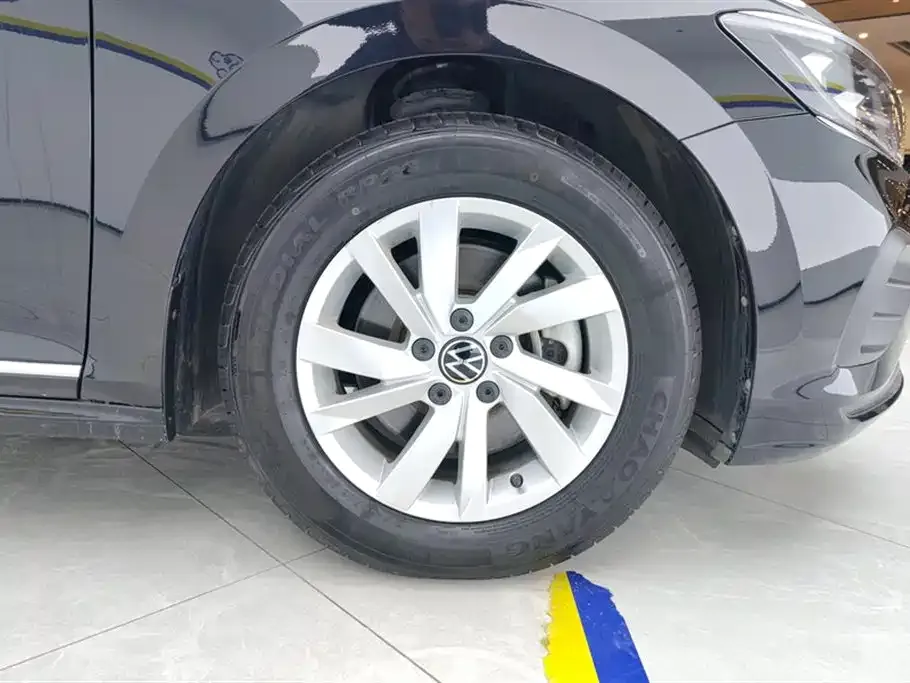 Volkswagen Passat 2023 из CN, фото 6