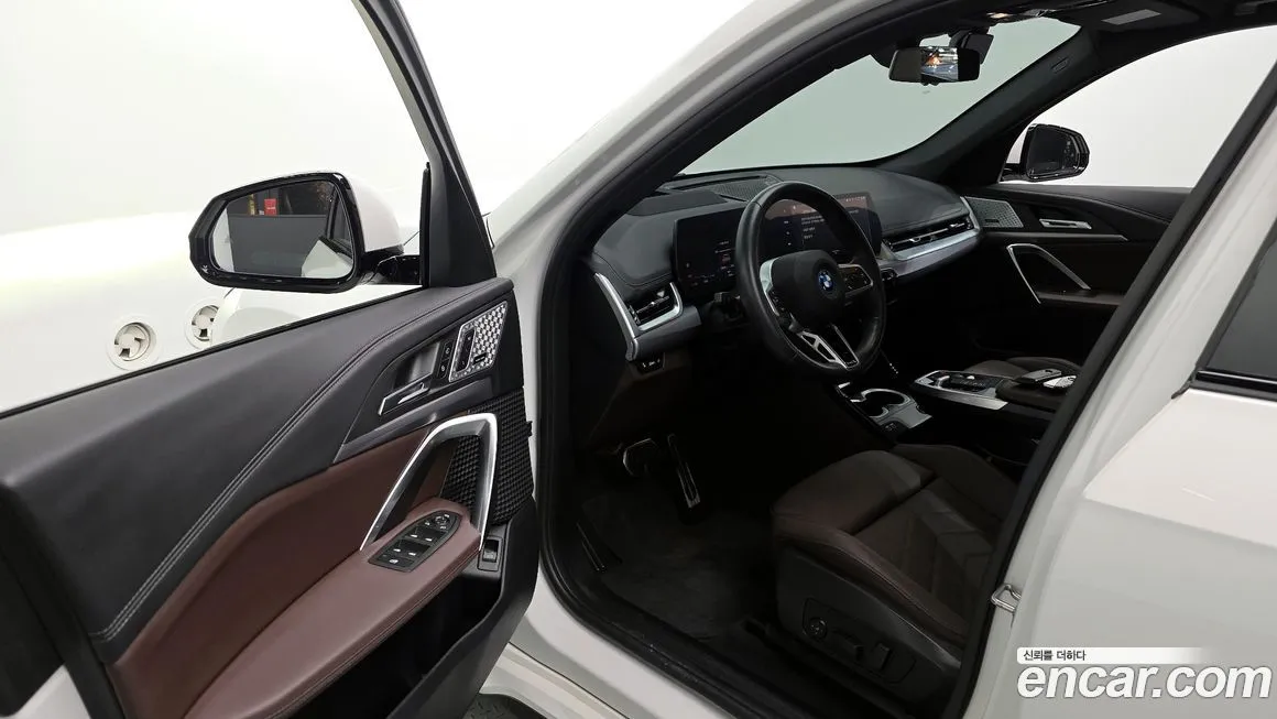 BMW iX1 2024 из KR, фото 10