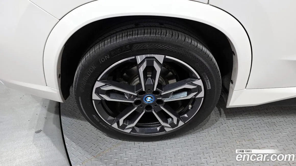 BMW iX1 2024 из KR, фото 5
