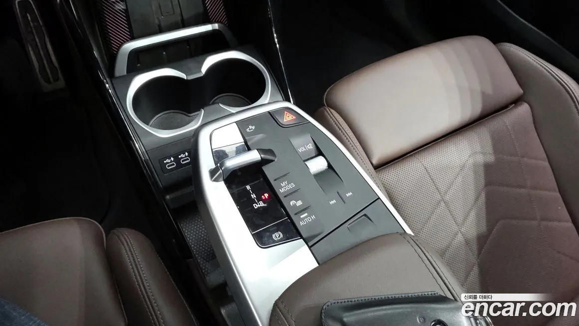 BMW iX1 2024 из KR, фото 9