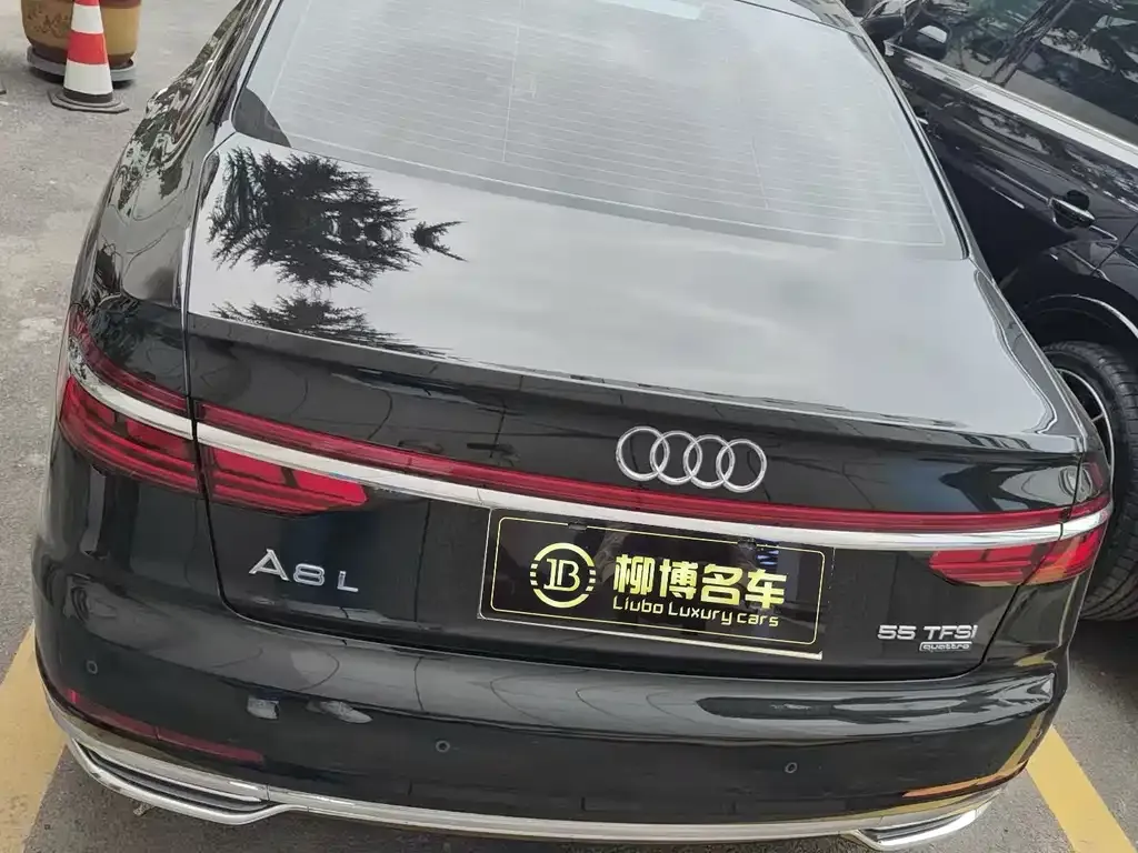 Audi A8 — фото 2