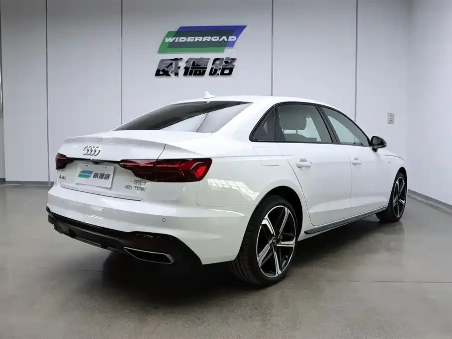 Audi A4L 2024 из CN, фото 3